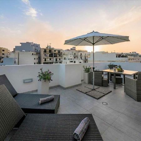 Stunning Penthouse Roof Terrace & Communal Swimming Pool Сент-Полс-Бей Экстерьер фото